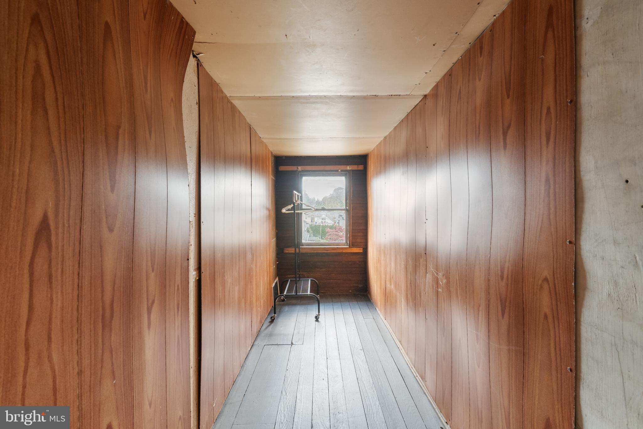 422 Hickory Street Bethlehem, PA 18017 - Photo 39 of 40 a view of gallery with wooden floor