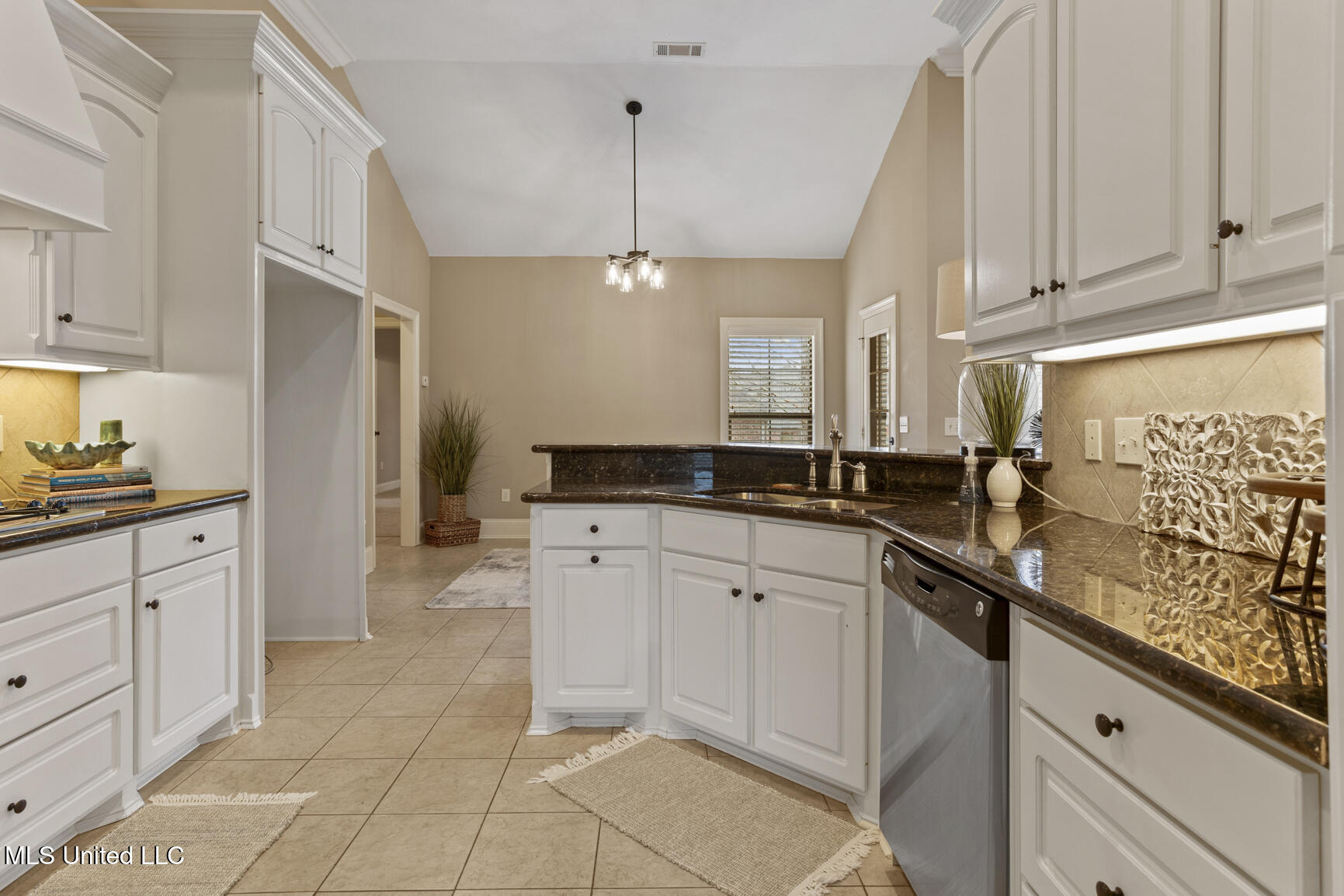 104 Carmichael Boulevard Madison, MS 39110 - Photo 13 of 34 104 Carmichael Blvd-14