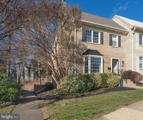 $934,500 | 7414 Eldorado Street, McLean, VA 22102