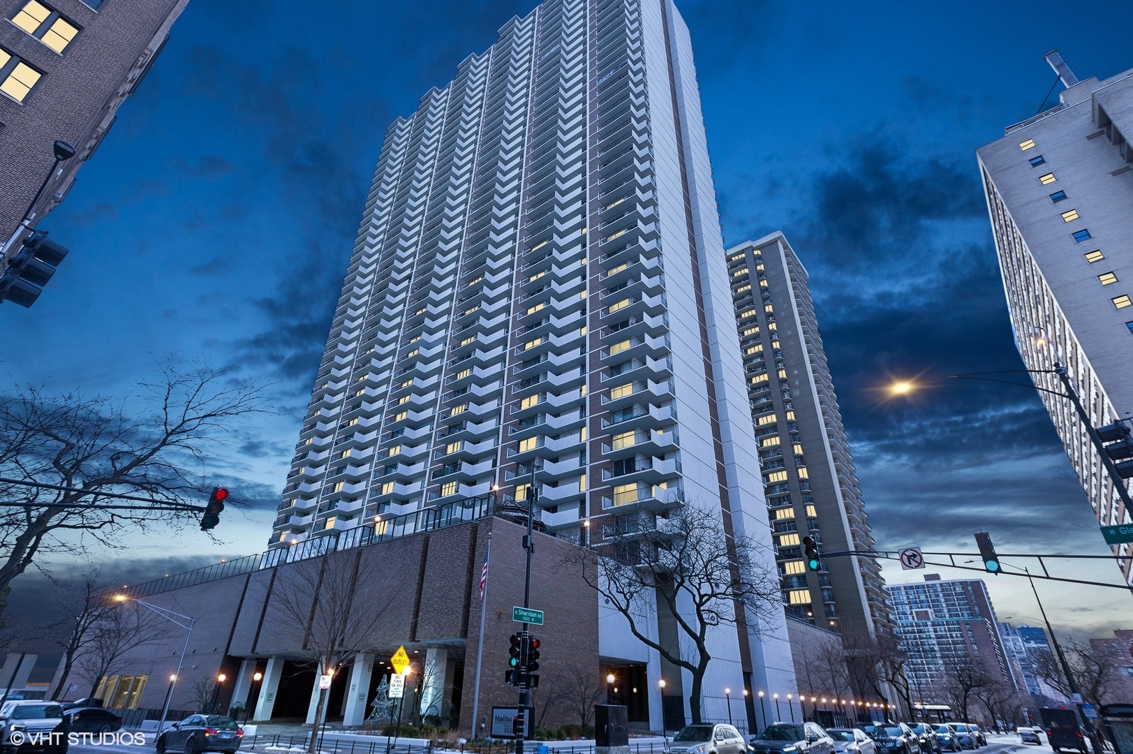 6033 North Sheridan Road, Unit 4M Chicago, IL 60660 - Photo 1 of 15 Gallery Image 1