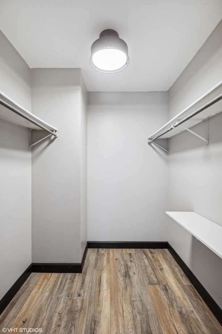 6033 North Sheridan Road, Unit 4M Chicago, IL 60660 - Photo 13 of 15 Gallery Image 13
