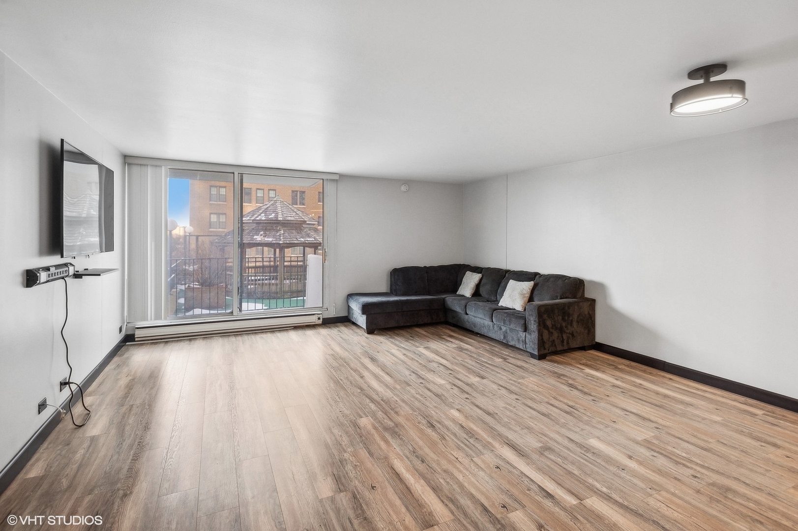 6033 North Sheridan Road, Unit 4M Chicago, IL 60660 - Photo 2 of 15 Gallery Image 2