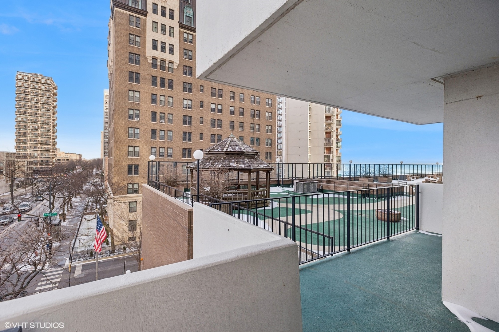 6033 North Sheridan Road, Unit 4M Chicago, IL 60660 - Photo 8 of 15 Gallery Image 8