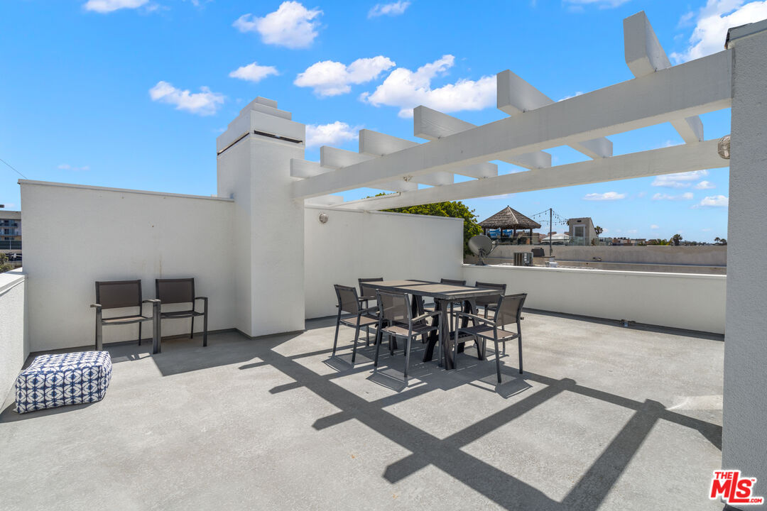 3503 Esplanade Marina del Rey, CA 90292 - Photo 21 of 25 a view of a dining room with furniture