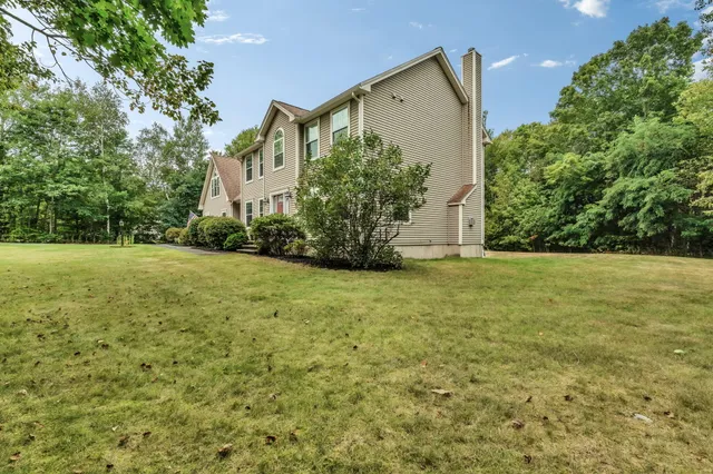 $625,000 | 7 Beech Ridge Drive, Hermon, ME 04401