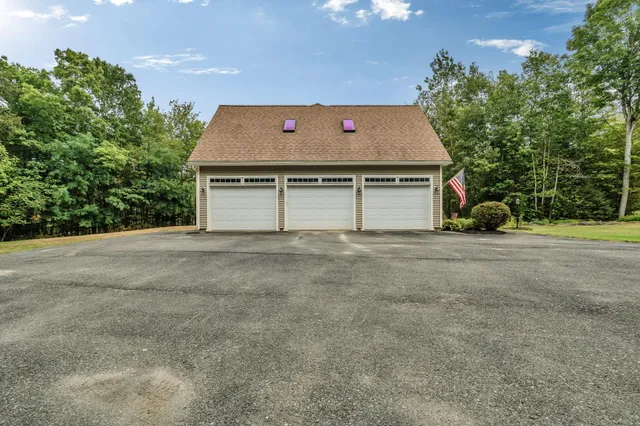 $625,000 | 7 Beech Ridge Drive, Hermon, ME 04401