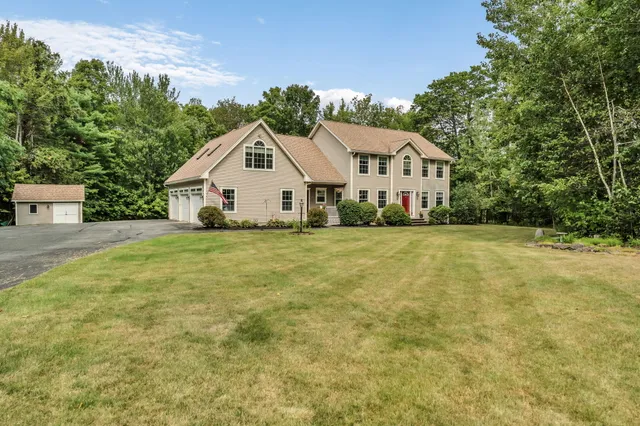 $625,000 | 7 Beech Ridge Drive, Hermon, ME 04401
