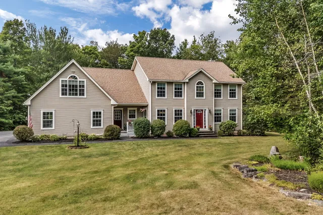$625,000 | 7 Beech Ridge Drive, Hermon, ME 04401