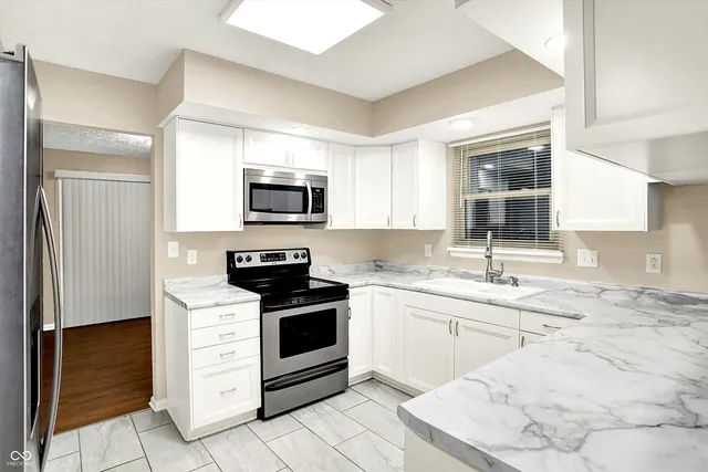 $295,000 | 8714 Flintlock Court, Indianapolis, IN 46256