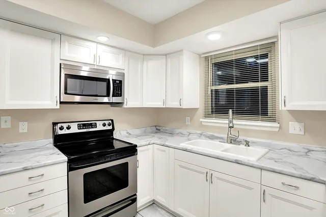 $295,000 | 8714 Flintlock Court, Indianapolis, IN 46256