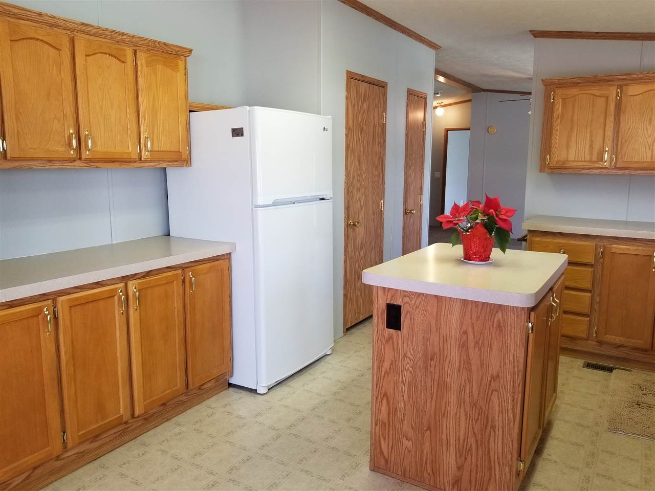 1022 Calhoun Street Waterloo, IA 50707 - Photo 3 of 8 Gallery Image 3