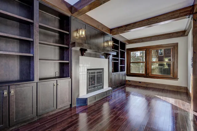 $357,700 | 821 West Prospect Avenue, Appleton, WI 54914