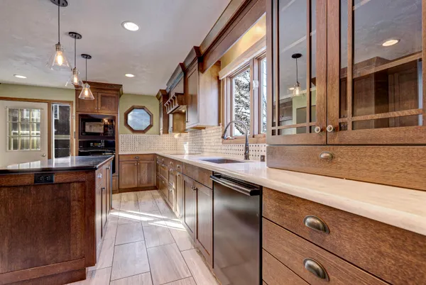 $357,700 | 821 West Prospect Avenue, Appleton, WI 54914