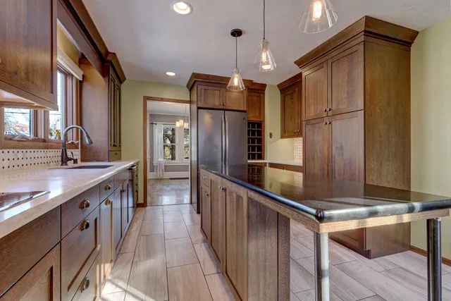 $357,700 | 821 West Prospect Avenue, Appleton, WI 54914