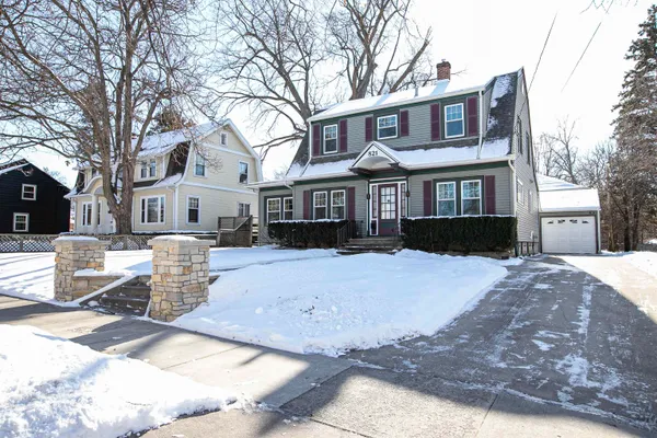 $357,700 | 821 West Prospect Avenue, Appleton, WI 54914