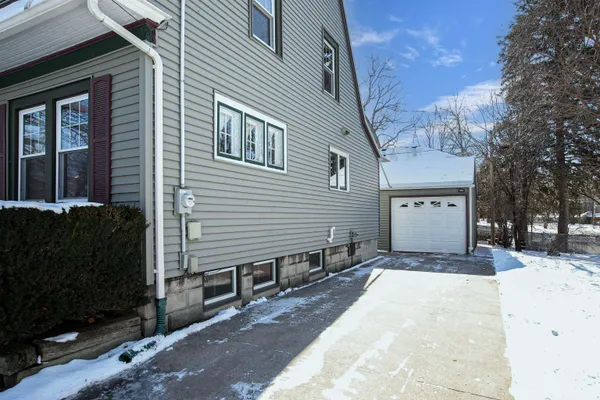 $357,700 | 821 West Prospect Avenue, Appleton, WI 54914