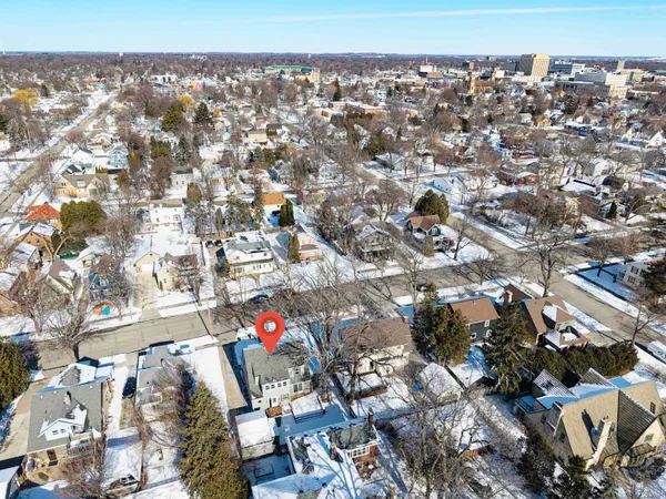 $357,700 | 821 West Prospect Avenue, Appleton, WI 54914