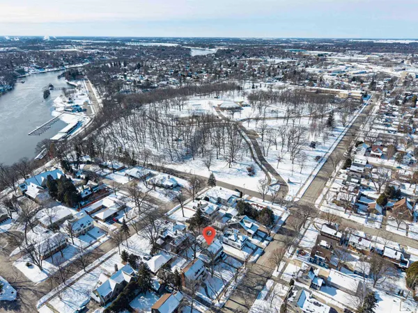 $357,700 | 821 West Prospect Avenue, Appleton, WI 54914