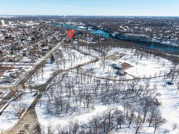 $357,700 | 821 West Prospect Avenue, Appleton, WI 54914