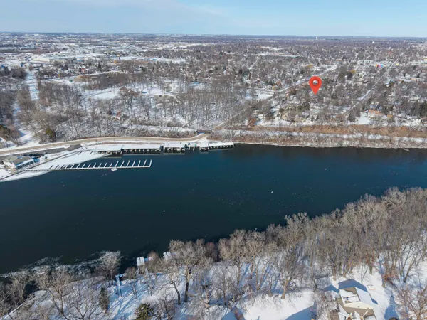 $357,700 | 821 West Prospect Avenue, Appleton, WI 54914