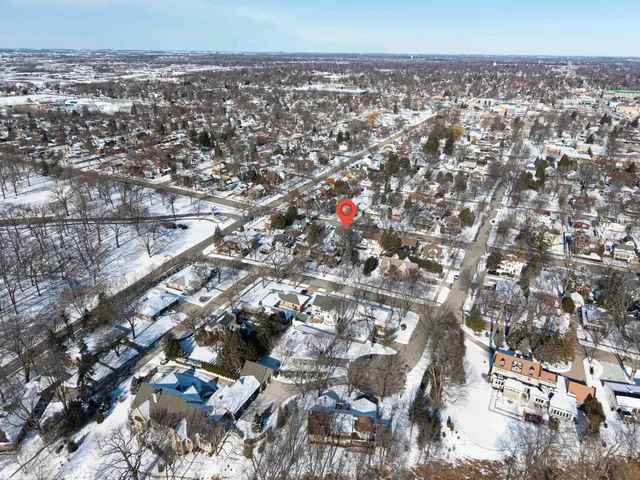 $357,700 | 821 West Prospect Avenue, Appleton, WI 54914