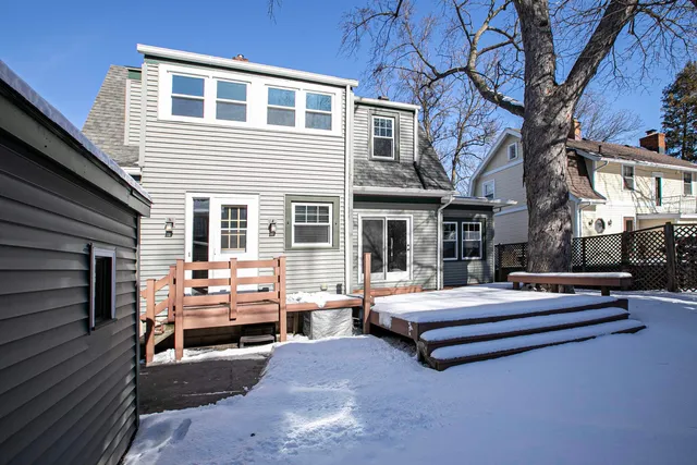 $357,700 | 821 West Prospect Avenue, Appleton, WI 54914