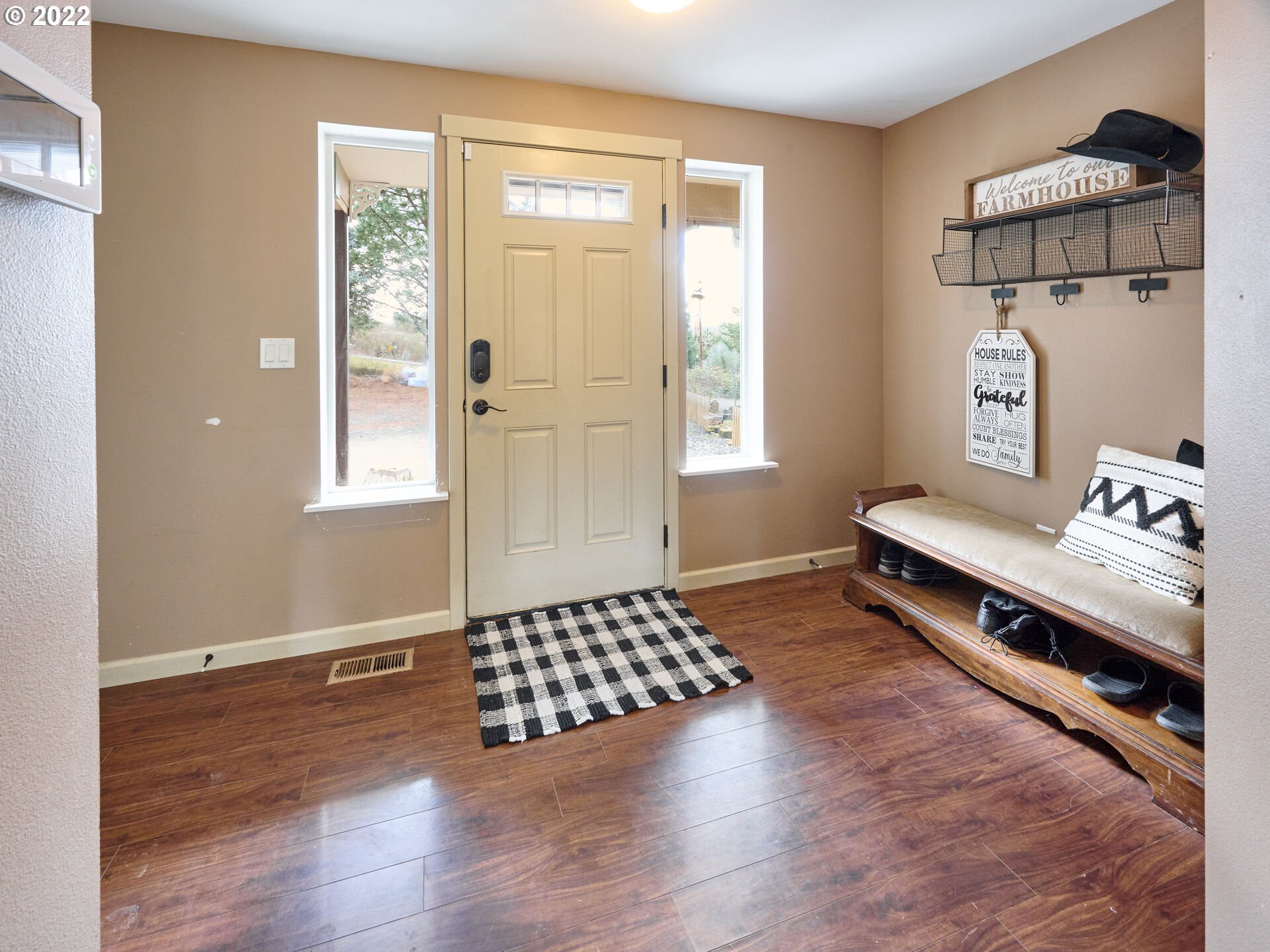 14765 South Jordan Road Mulino, OR 97042 - Photo 3 of 32 Gallery Image 3