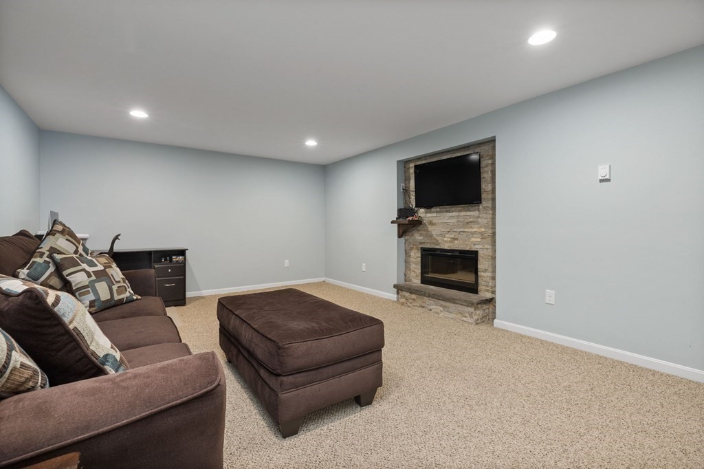 25 Eldorado Road Chelmsford, MA 01824 - Photo 23 of 42