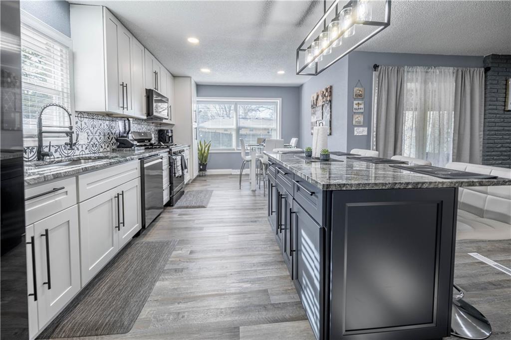 10105 East 35th Street South Independence, MO 64052 - Photo 11 of 34