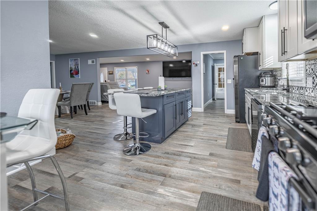 10105 East 35th Street South Independence, MO 64052 - Photo 12 of 34