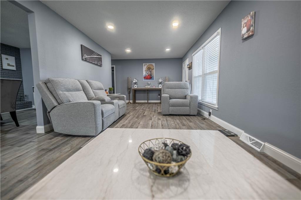 10105 East 35th Street South Independence, MO 64052 - Photo 14 of 34