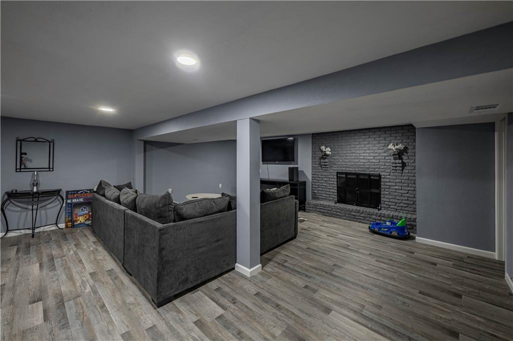 10105 East 35th Street South Independence, MO 64052 - Photo 31 of 34