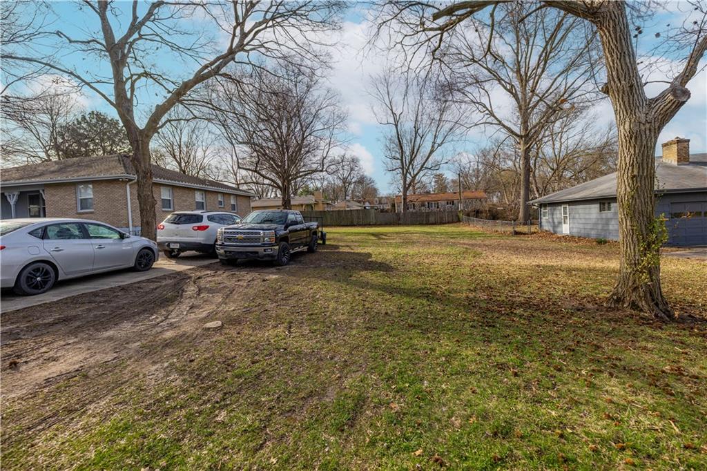 10105 East 35th Street South Independence, MO 64052 - Photo 4 of 34