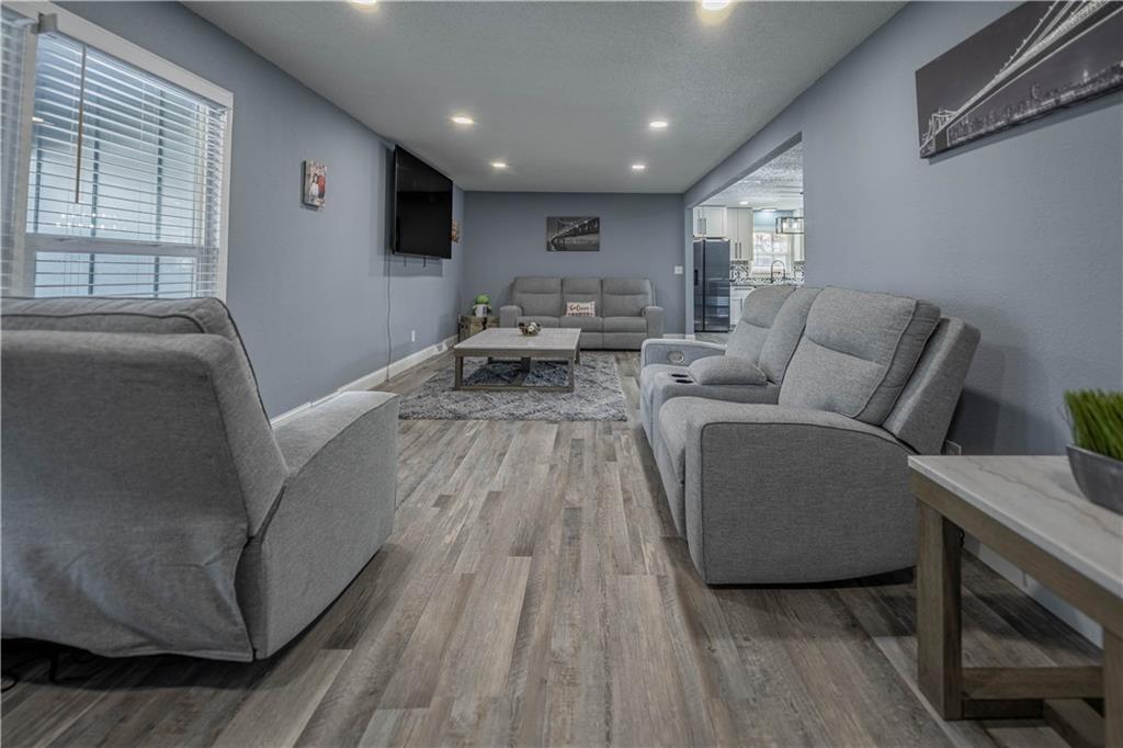 10105 East 35th Street South Independence, MO 64052 - Photo 7 of 34