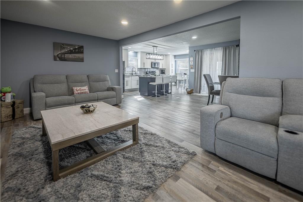 10105 East 35th Street South Independence, MO 64052 - Photo 8 of 34