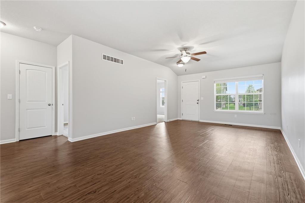 17175 South Kill Creek Road Gardner, KS 66030 - Photo 11 of 34