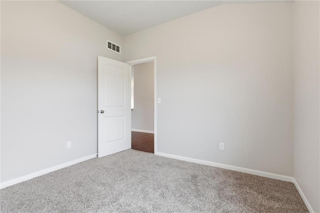 17175 South Kill Creek Road Gardner, KS 66030 - Photo 14 of 34