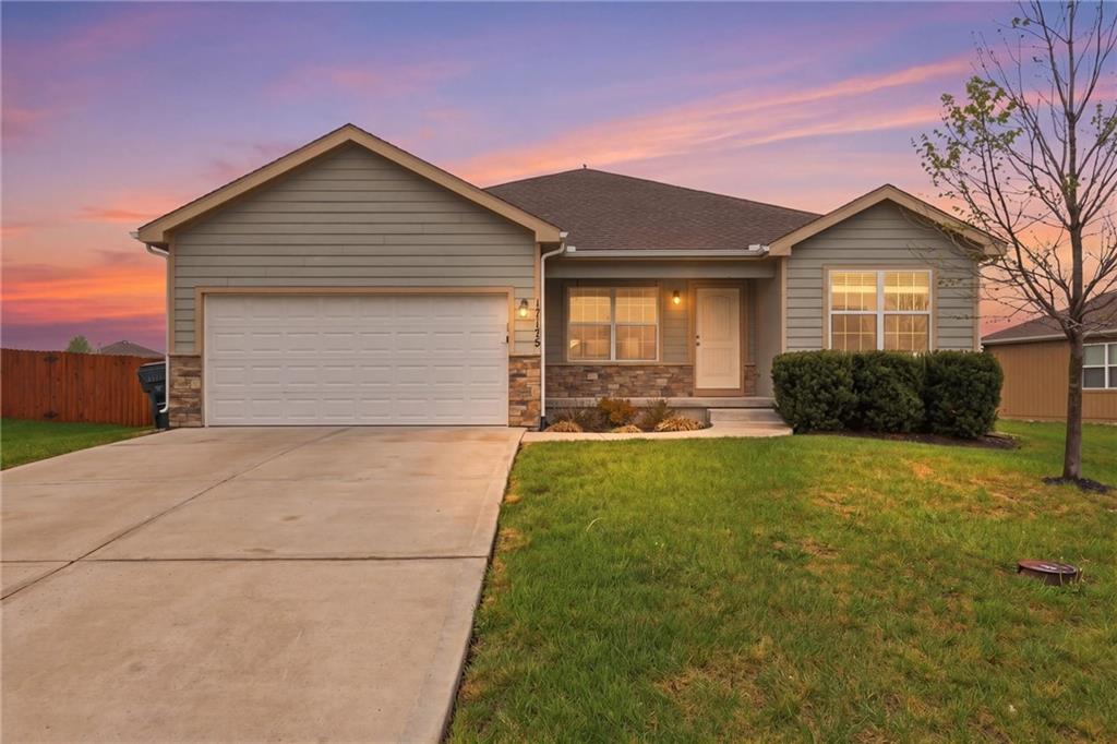 17175 South Kill Creek Road Gardner, KS 66030 - Photo 2 of 34