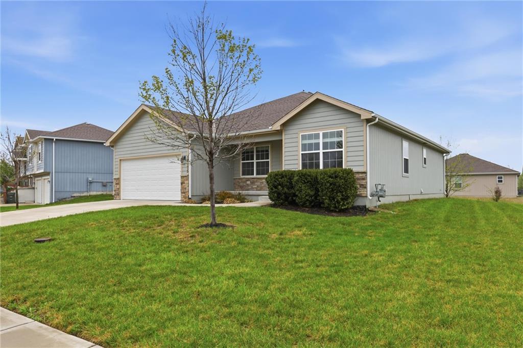 17175 South Kill Creek Road Gardner, KS 66030 - Photo 3 of 34