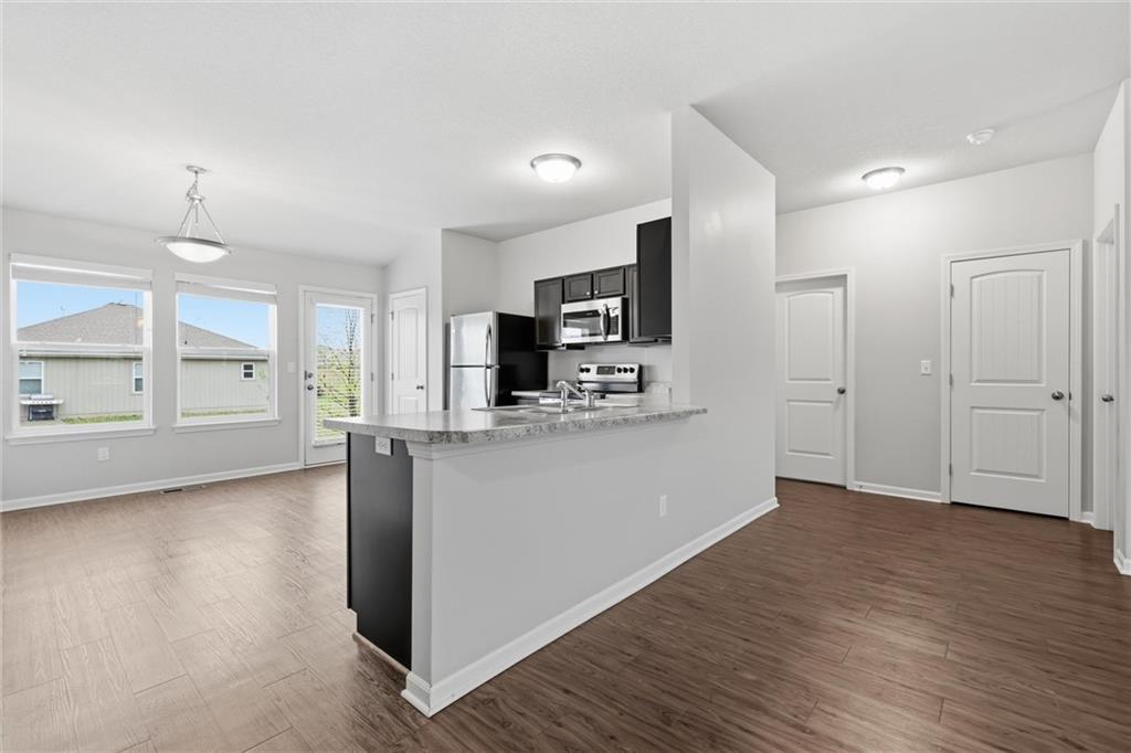 17175 South Kill Creek Road Gardner, KS 66030 - Photo 7 of 34