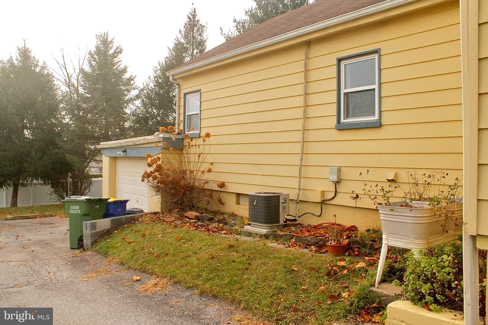 560 Fairfax Road York, PA 17404 - Photo 2 of 26 Gallery Image 2