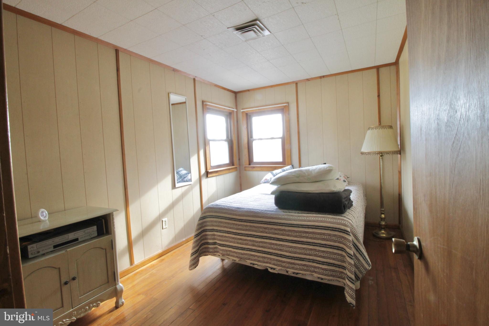 560 Fairfax Road York, PA 17404 - Photo 17 of 26 second room