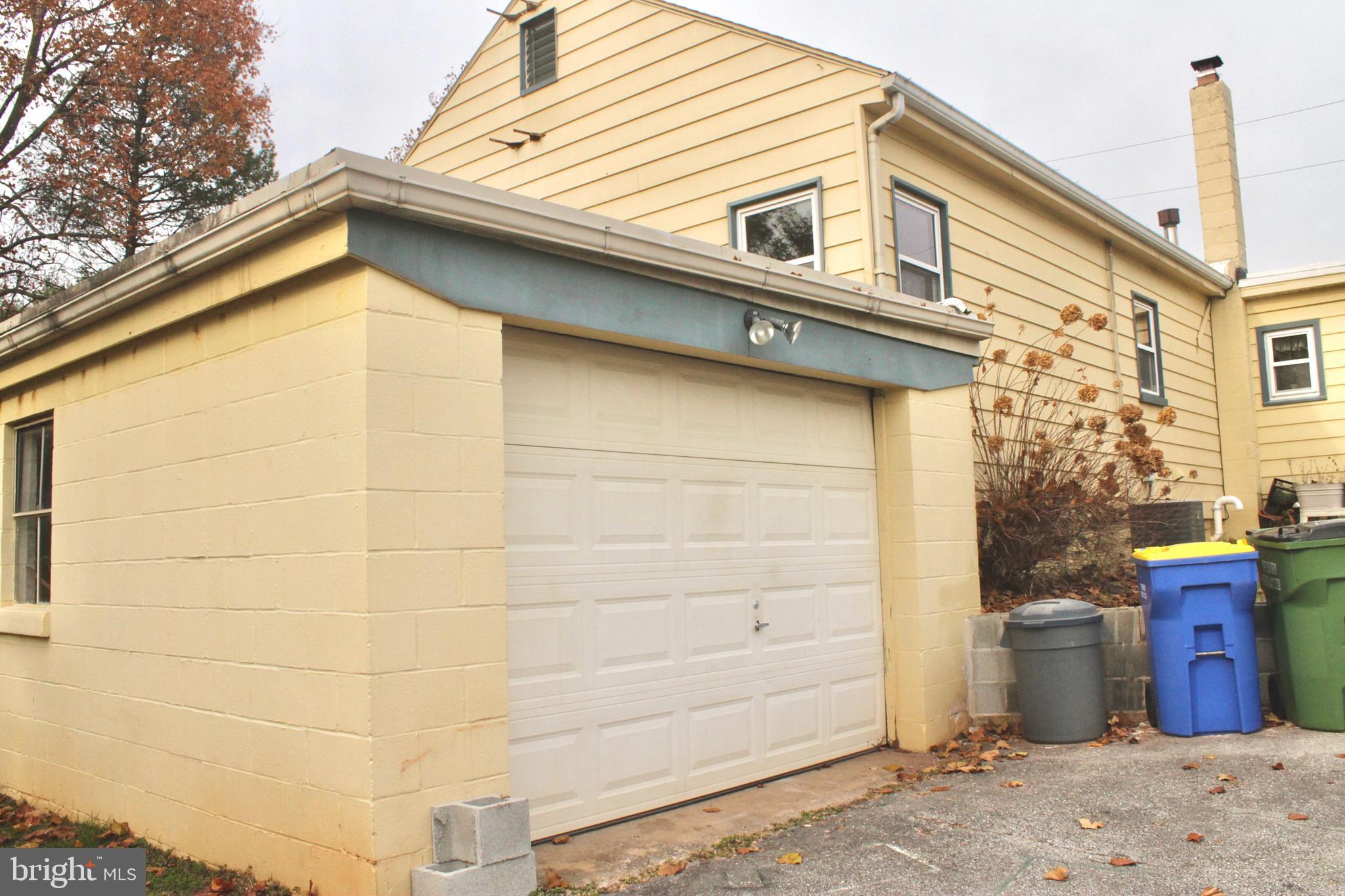 560 Fairfax Road York, PA 17404 - Photo 4 of 26 Gallery Image 4