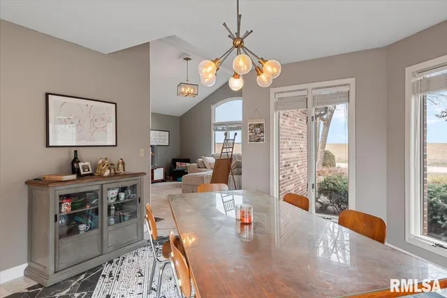 $449,900 | 2314 Northshire Road, Taylorville, IL 62568