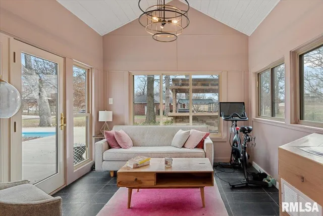 $449,900 | 2314 Northshire Road, Taylorville, IL 62568