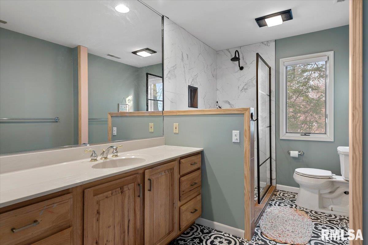 2314 Northshire Road Taylorville, IL 62568 - Photo 36 of 62