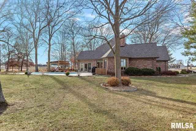 $449,900 | 2314 Northshire Road, Taylorville, IL 62568