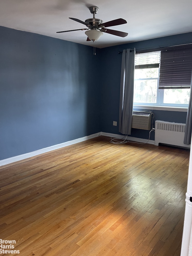 2524 Radcliff Avenue Bronx, NY 10469 - Photo 12 of 16