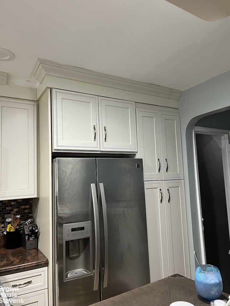 2524 Radcliff Avenue Bronx, NY 10469 - Photo 8 of 16