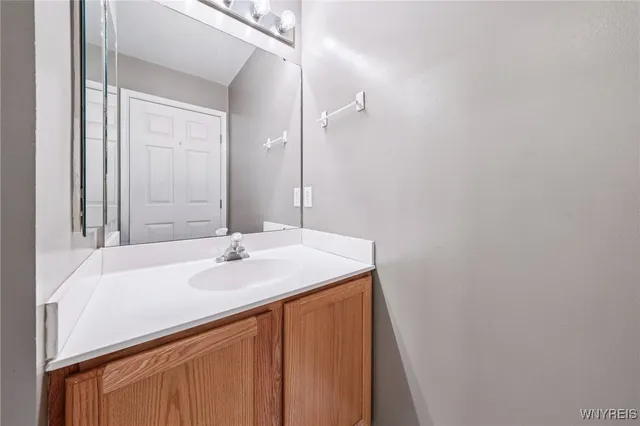 $384,000 | 6023 Shoreham Drive, Hamburg, NY 14085